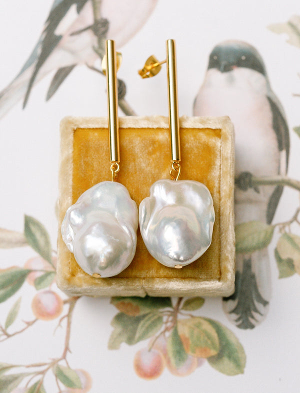 Edie Freshwater Pearl Earrings Gold