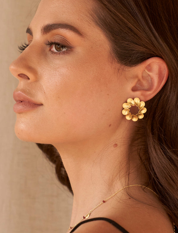 Dinari Jewellery
Round Leaf Earrings - Gold