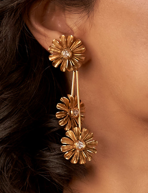 Elizabeth Cole
Emine Flower Earrings