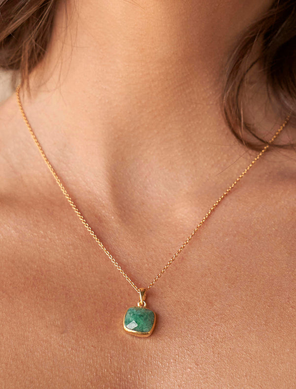 Me Enchanta Iona Cushion Cut Square Gemstone Pendant Necklace Emerald