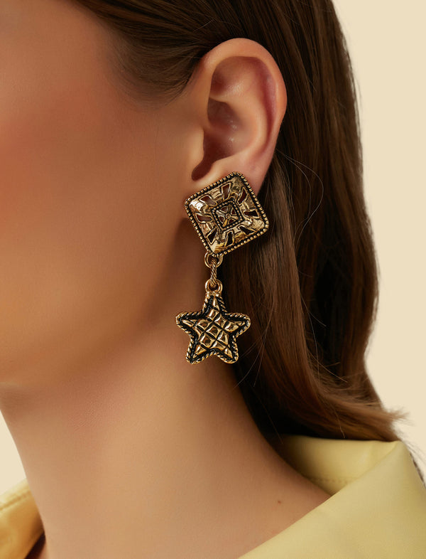 Mon Reve Love Star Earrings Model 1